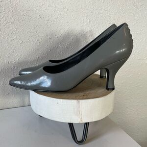 Laura Scott Gray Heels Size 9.5M EUC